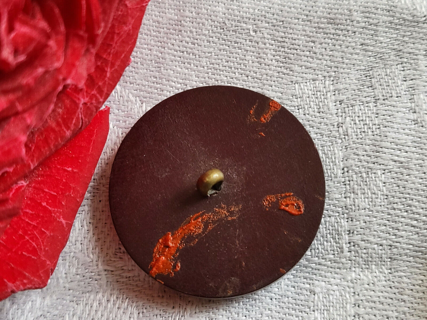 Bouton ancien marron pied laiton diamètre 2,7 cm G5P