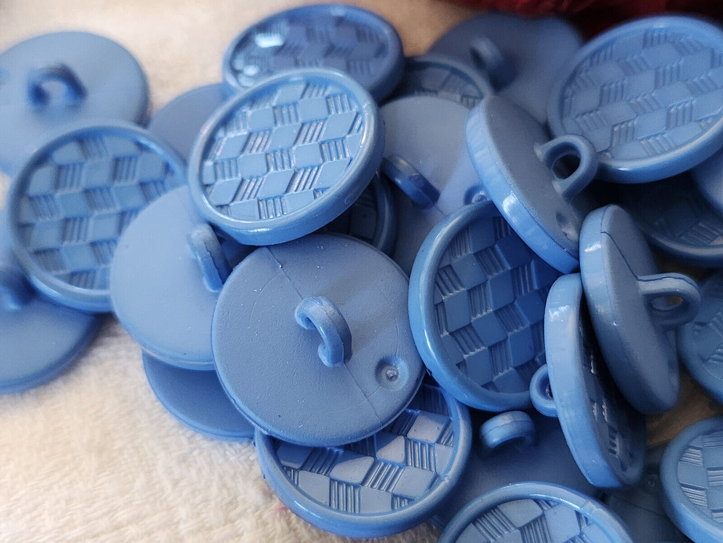 Lot 39 boutons vintage bleu damas à pied finitions moyennes 1,8 cm ref 584