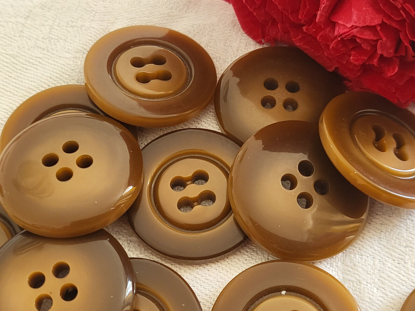 Lot 10 boutons vintage marron 4 trous lumineux diamètre 2,5 cm ref 1697