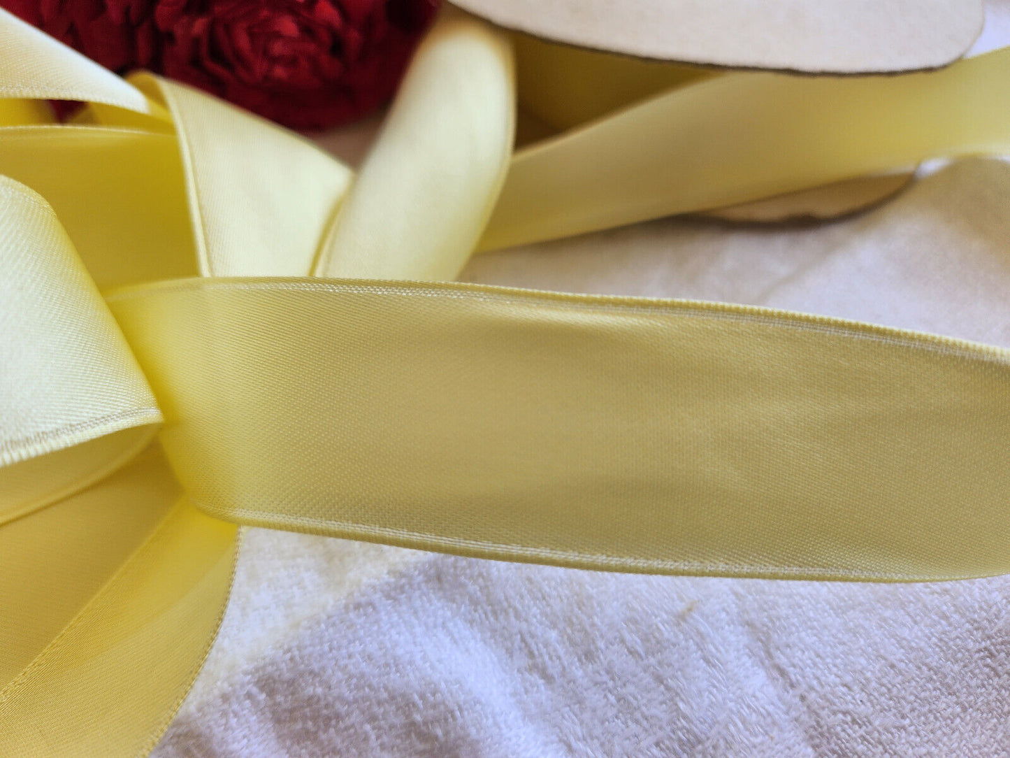 Ruban ancien rayonne vintage jaune 3 mètres sur 2,5 cm B5 n°5