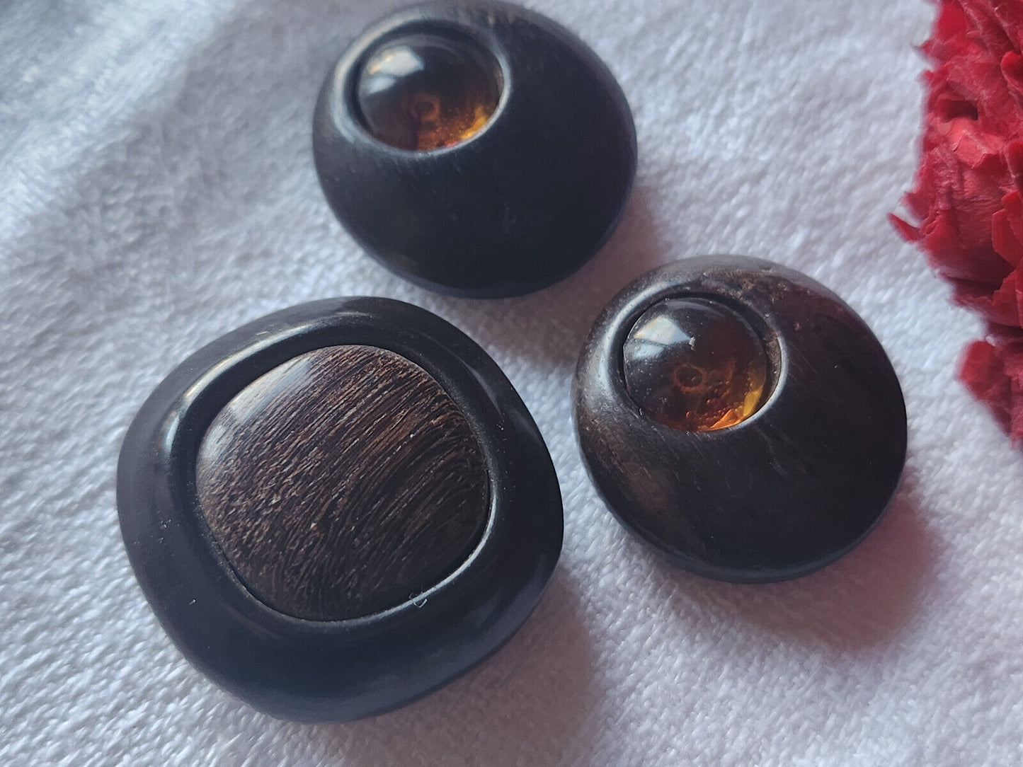 TRio boutons vintage en bois collection originaux 2,5 et 2,2 cm ref 2345
