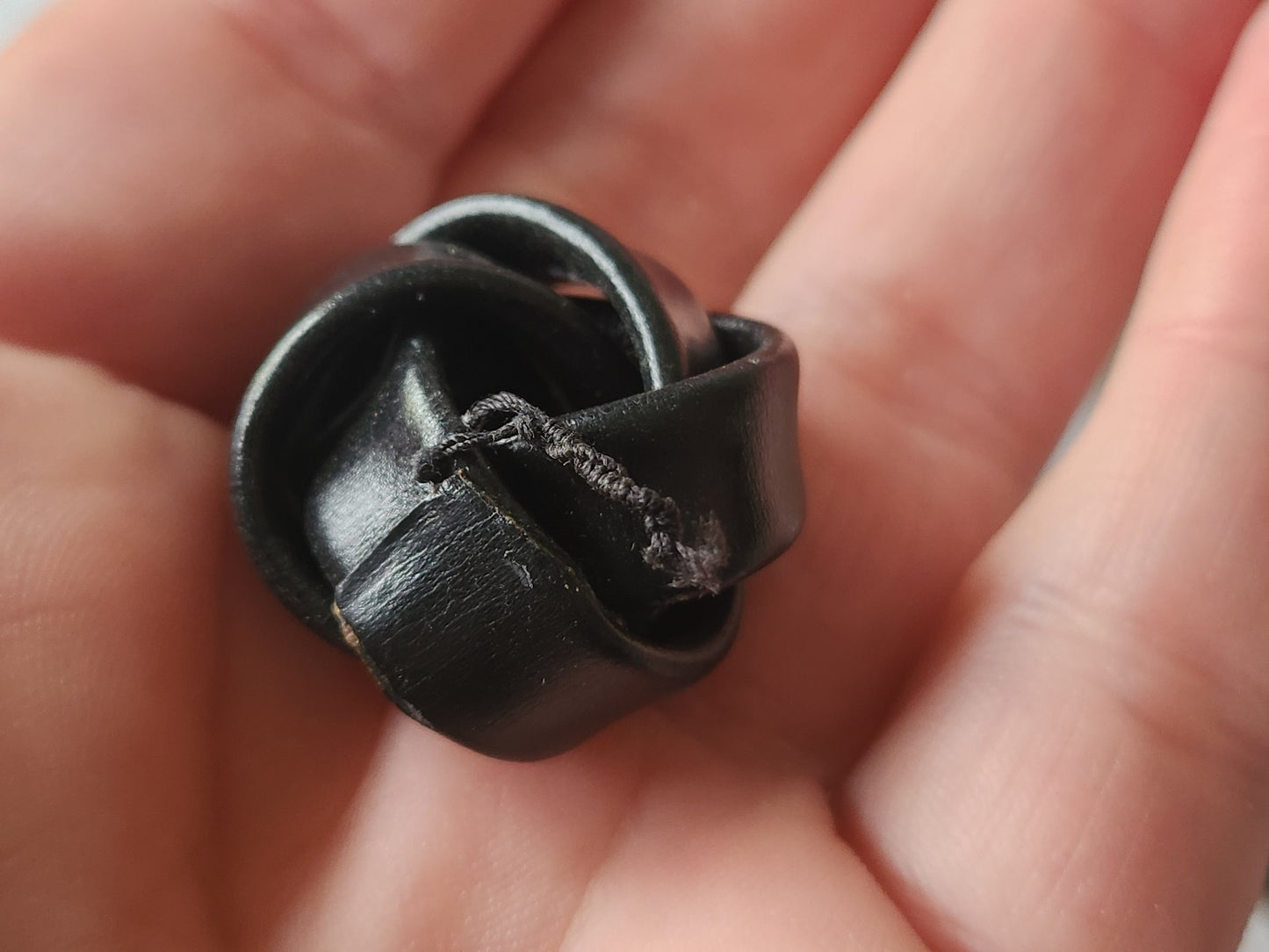 collection bouton ancien en cuir original 2,7 cm gros G13P