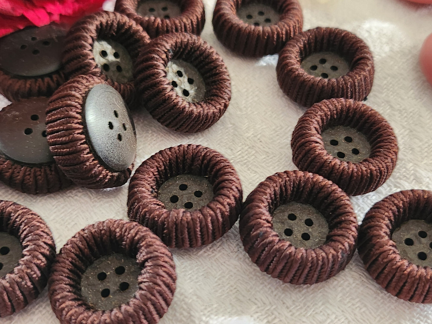 Lot 6 boutons anciens vintage passementerie marron 1,8 cm ref 947