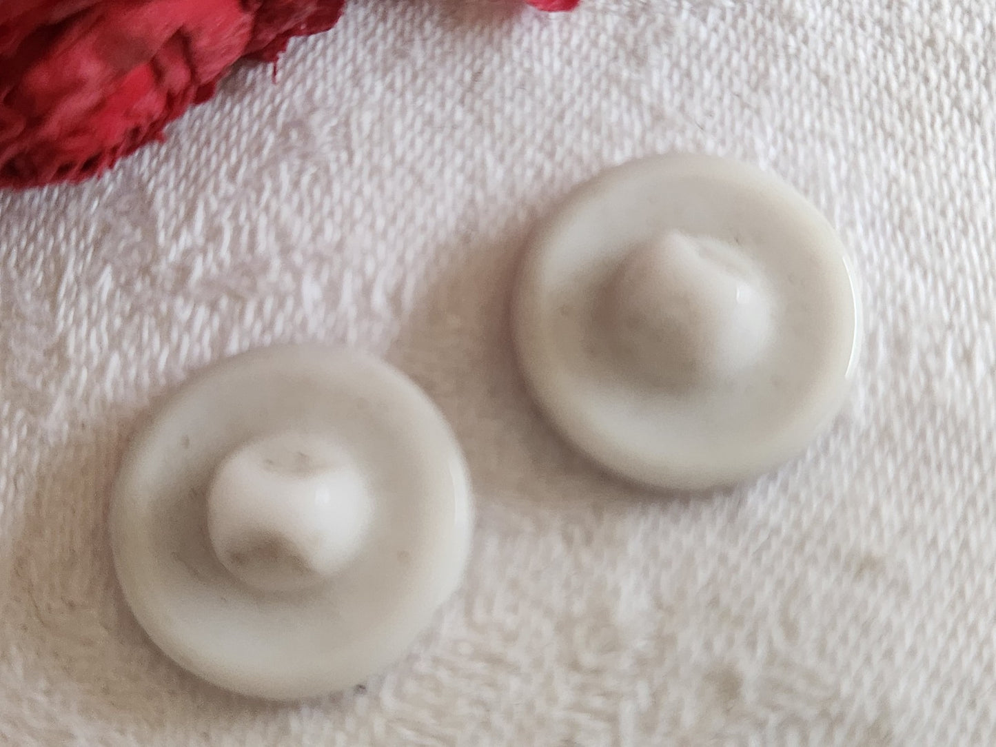 Duo boutons vintage en verre blanc marbré gris 1,7 cm G8D