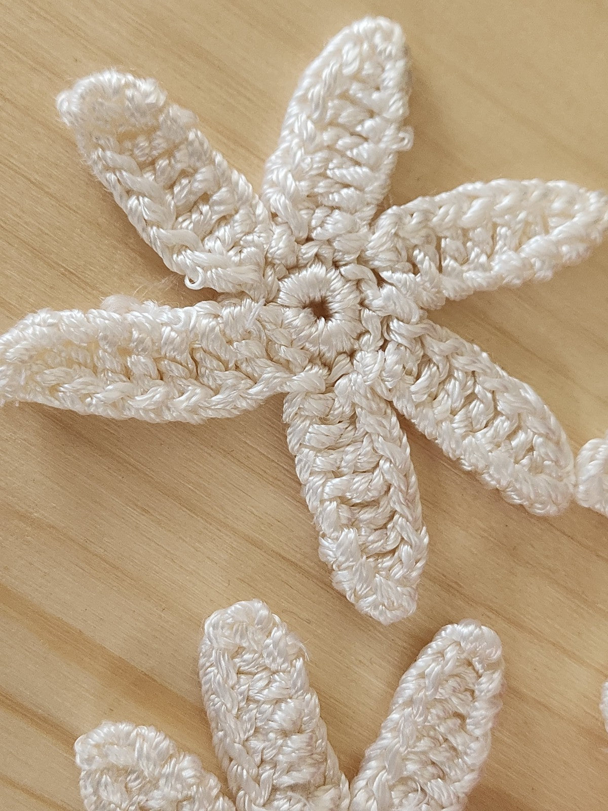 Lot 3 fleurs vintage au crochet blanc brillant dentelle incrustation T7
