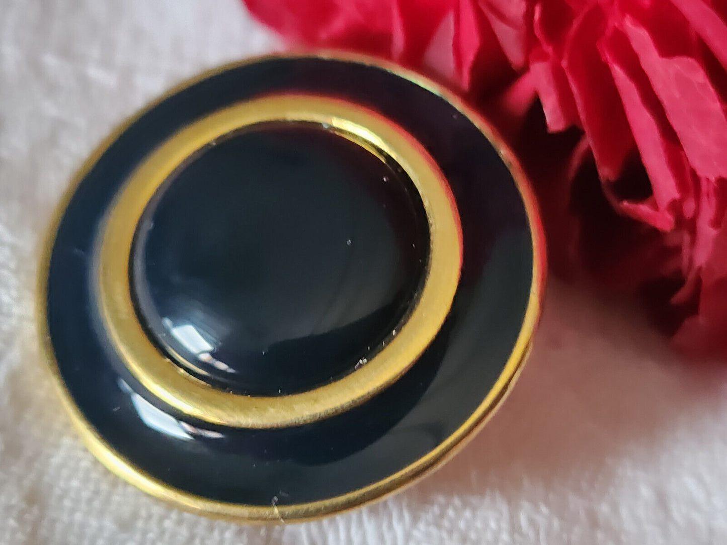 Gros bouton vintage en métal doré style chapeau bleu lourd 3,1 cm ref 3140