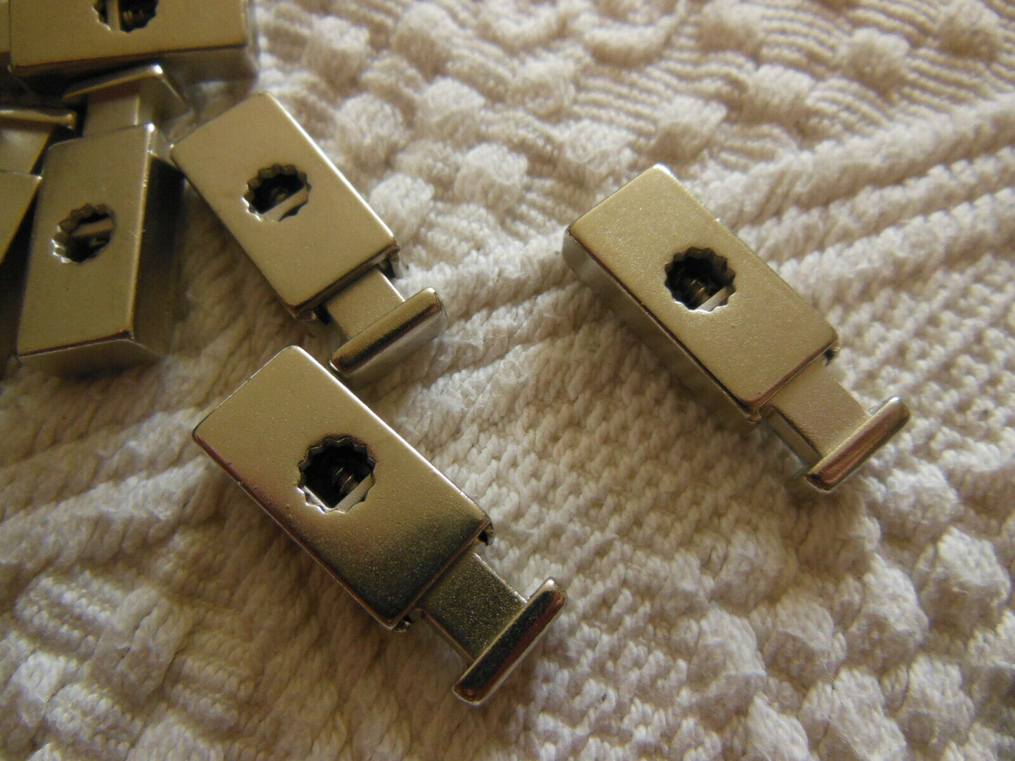 Lot 2 embouts pour cordon en métal argenté stop cordon couture bijoux T17