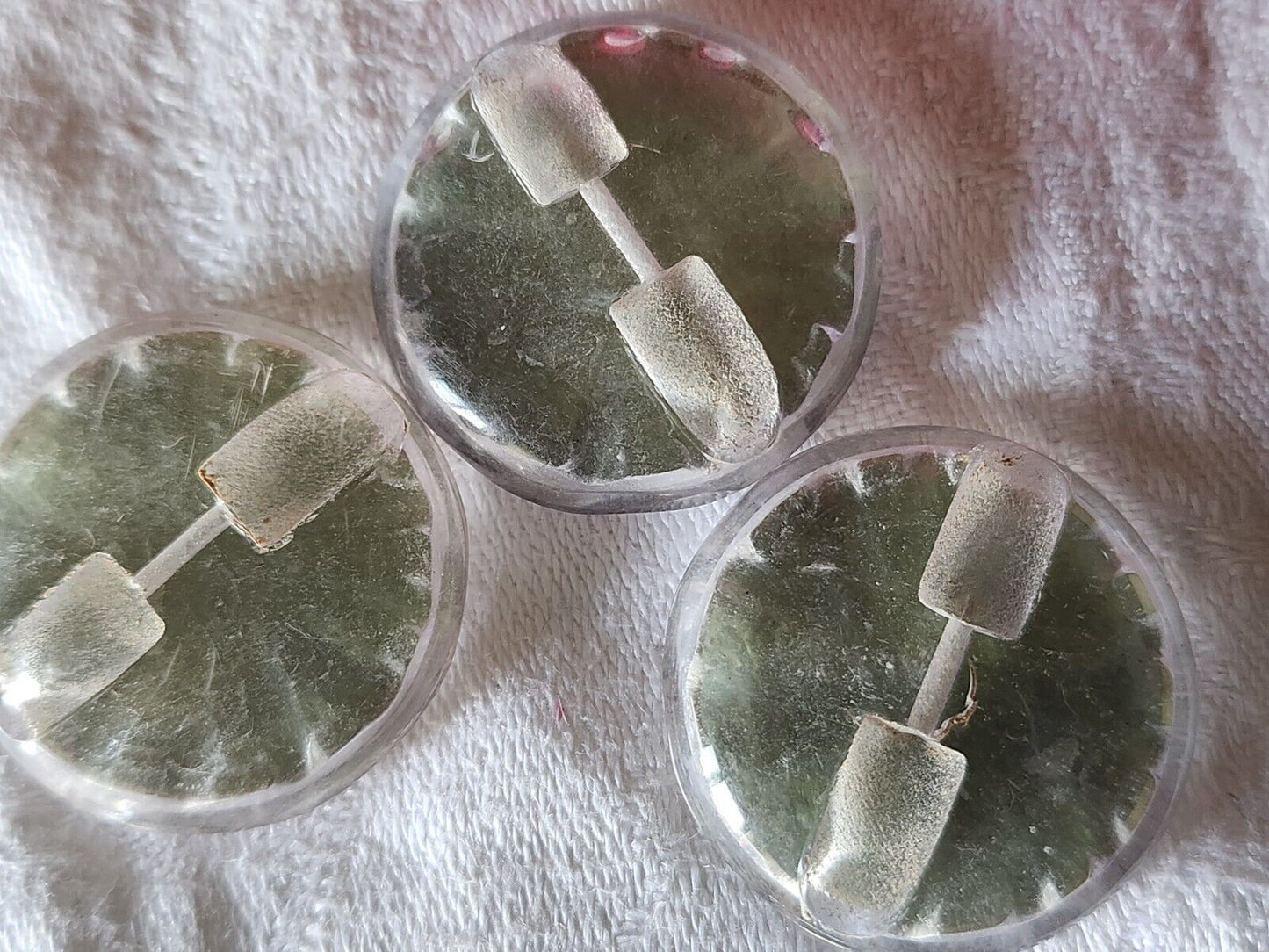 Trio gros boutons vintage cœur vert transparent pied 3 cm ref 2085