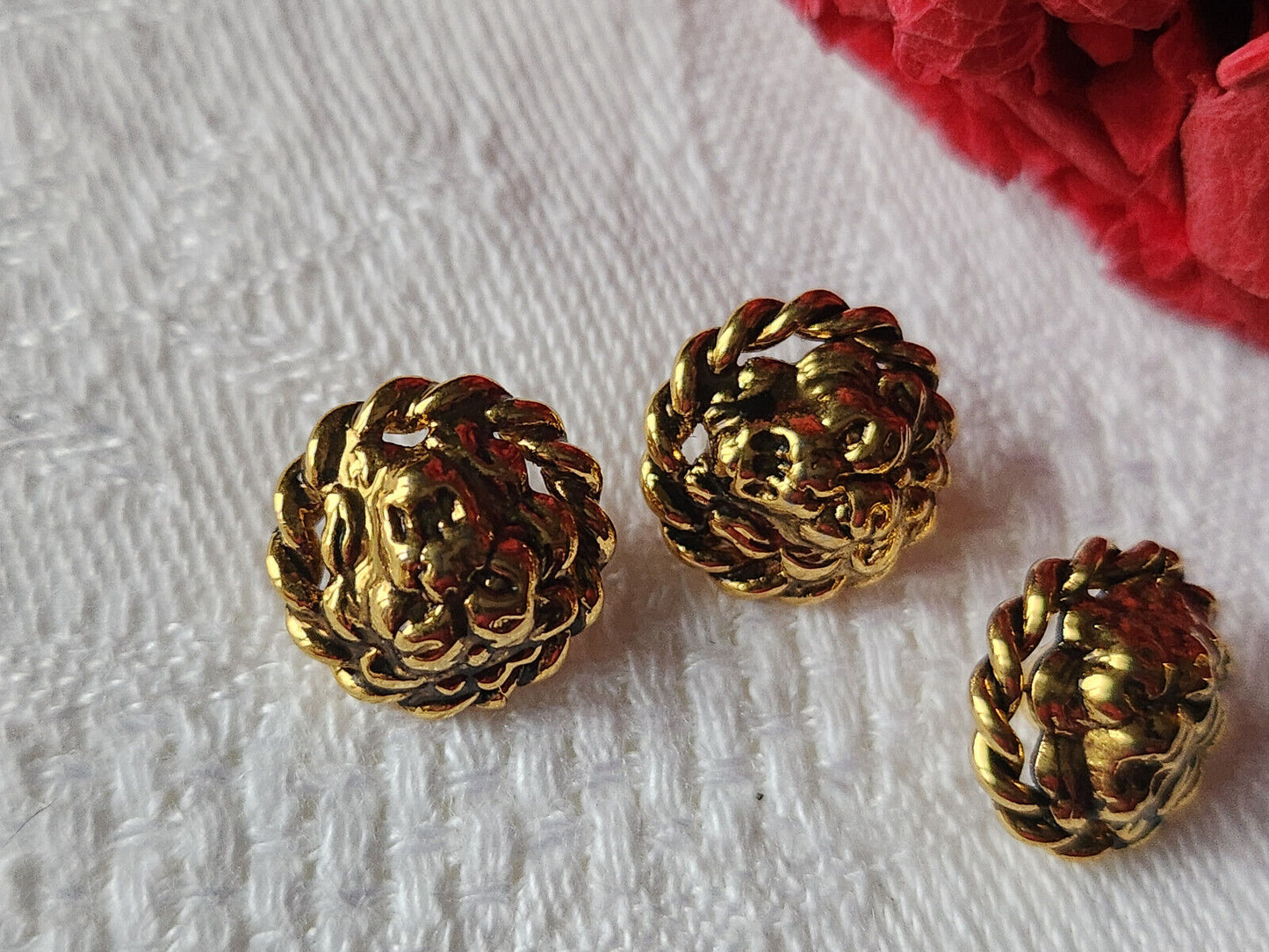 Trio mini boutons vintage en métal tete de lion 1,2 cm G16J