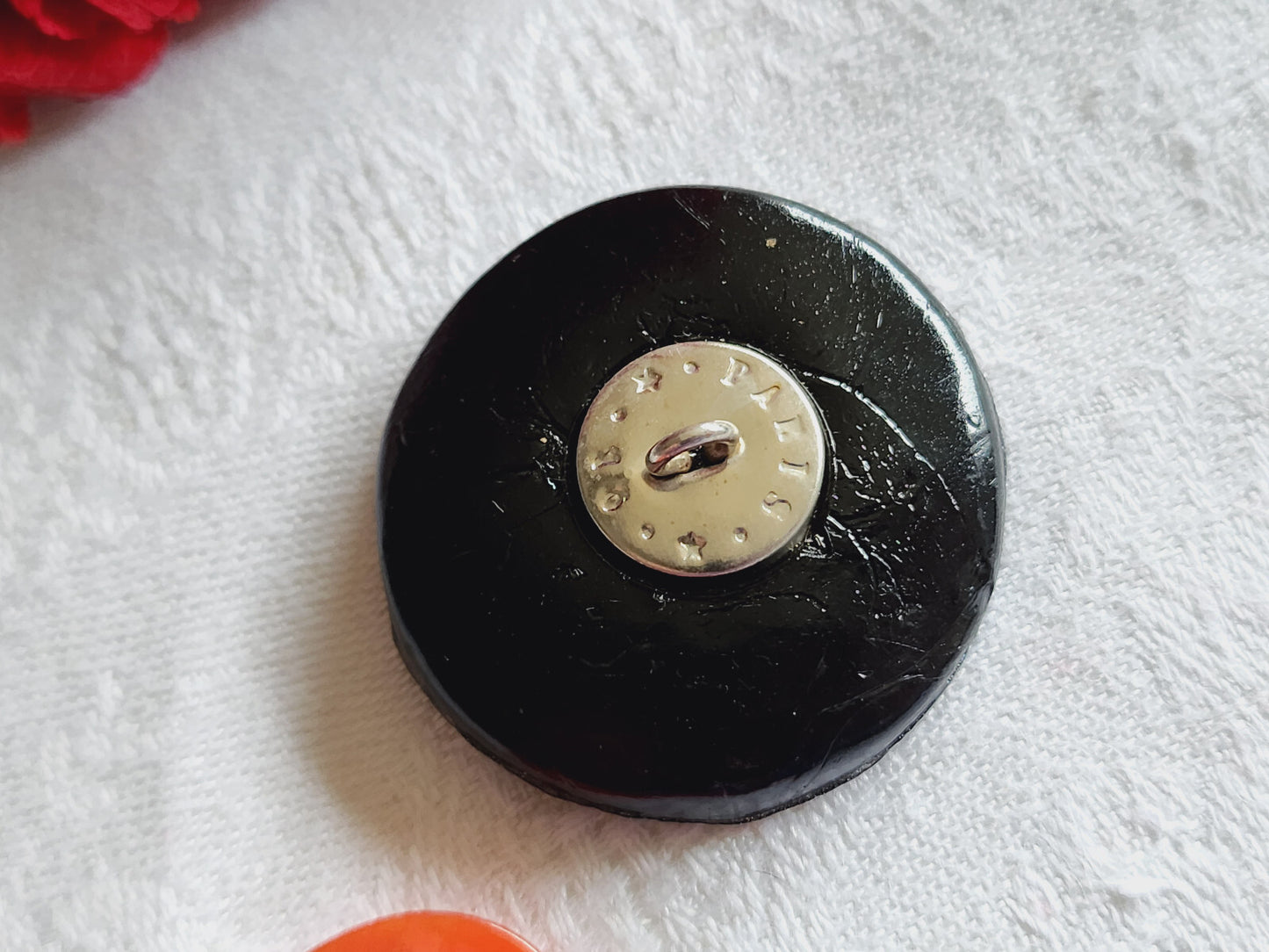 Collection bouton ancien vintage en résine noir 3,5 cm pied métal G18K