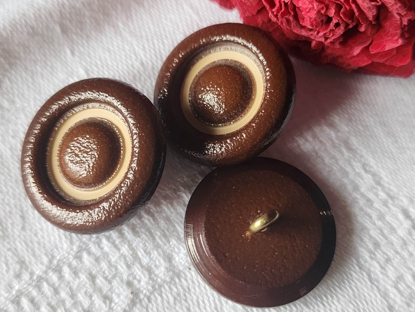 Trio boutons vintage marron pied metal collection 2,1 cm ref 4797