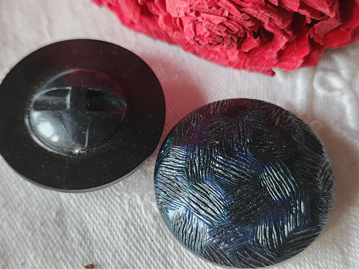 Duo gros boutons vintage bombé tecturé noir bleu pied 3,3 cm ref 883