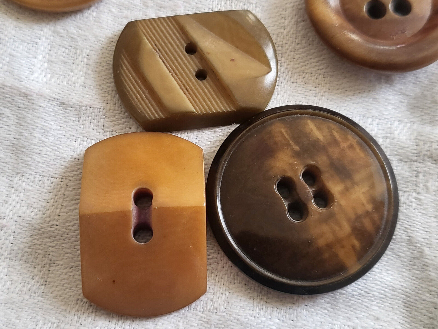 Panaché lot 9 gros boutons anciens en corozo 2,5 à 3 cm collection ref 2176