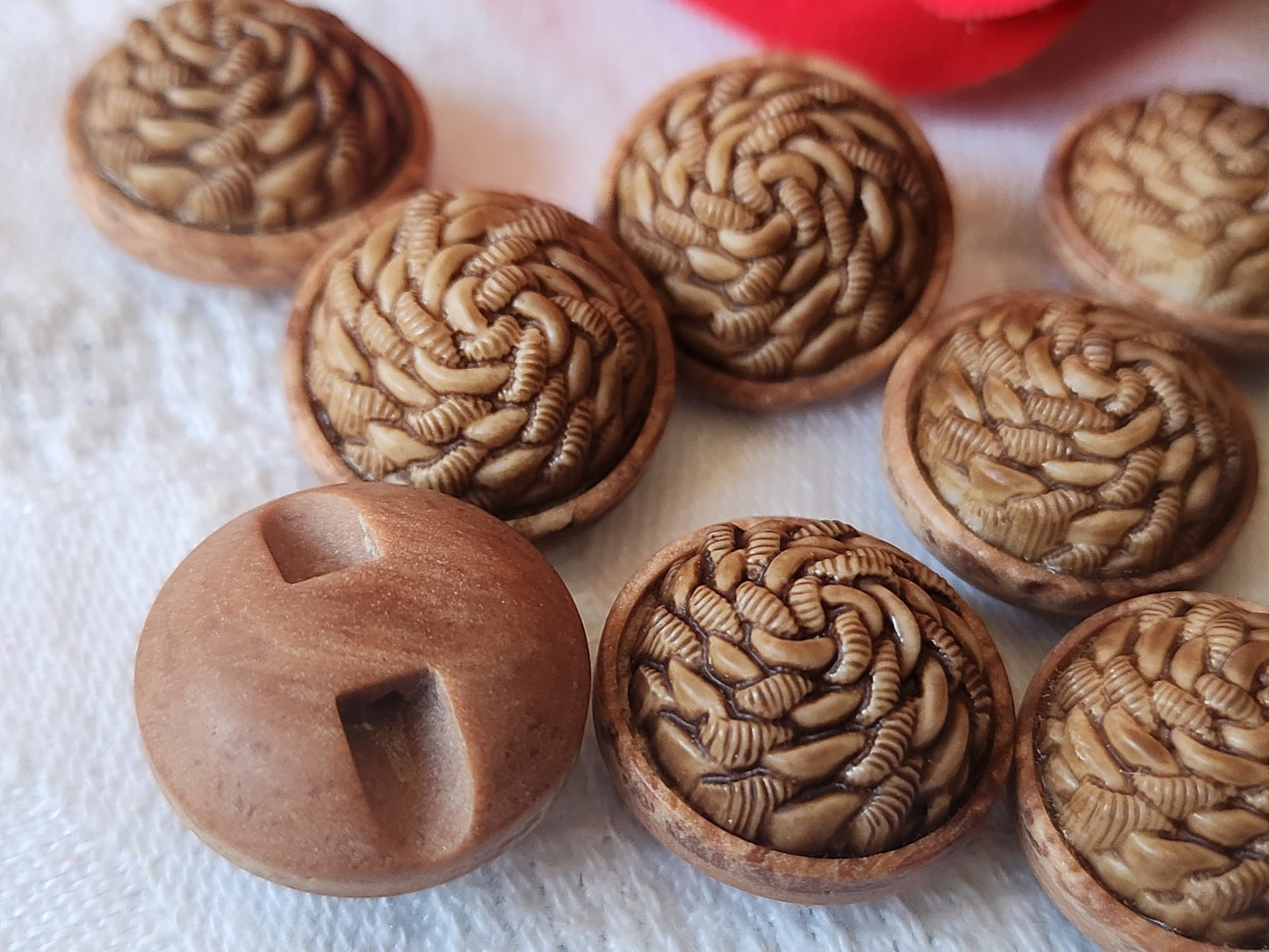 Lot 7 boutons vintage marron effet bois à pied 1,7 cm ref 2516