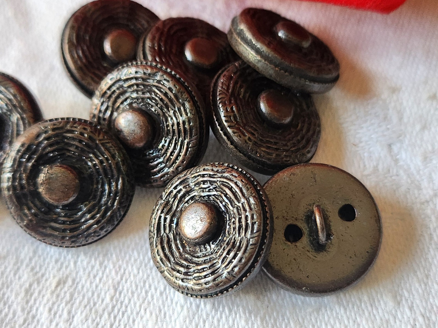 Lot 9 boutons vintage en metal à pied 1,6 cm ref 2953