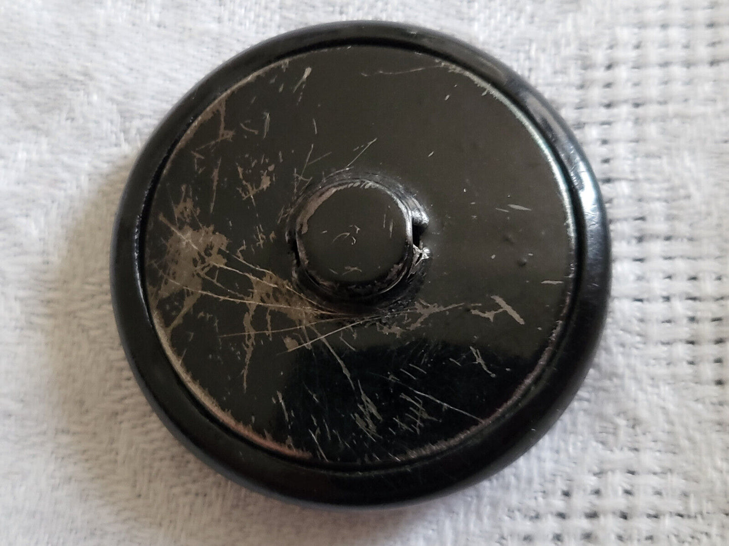 Gros bouton ancien en celluloïd noir capsule collection 3,5 cm ref 5548
