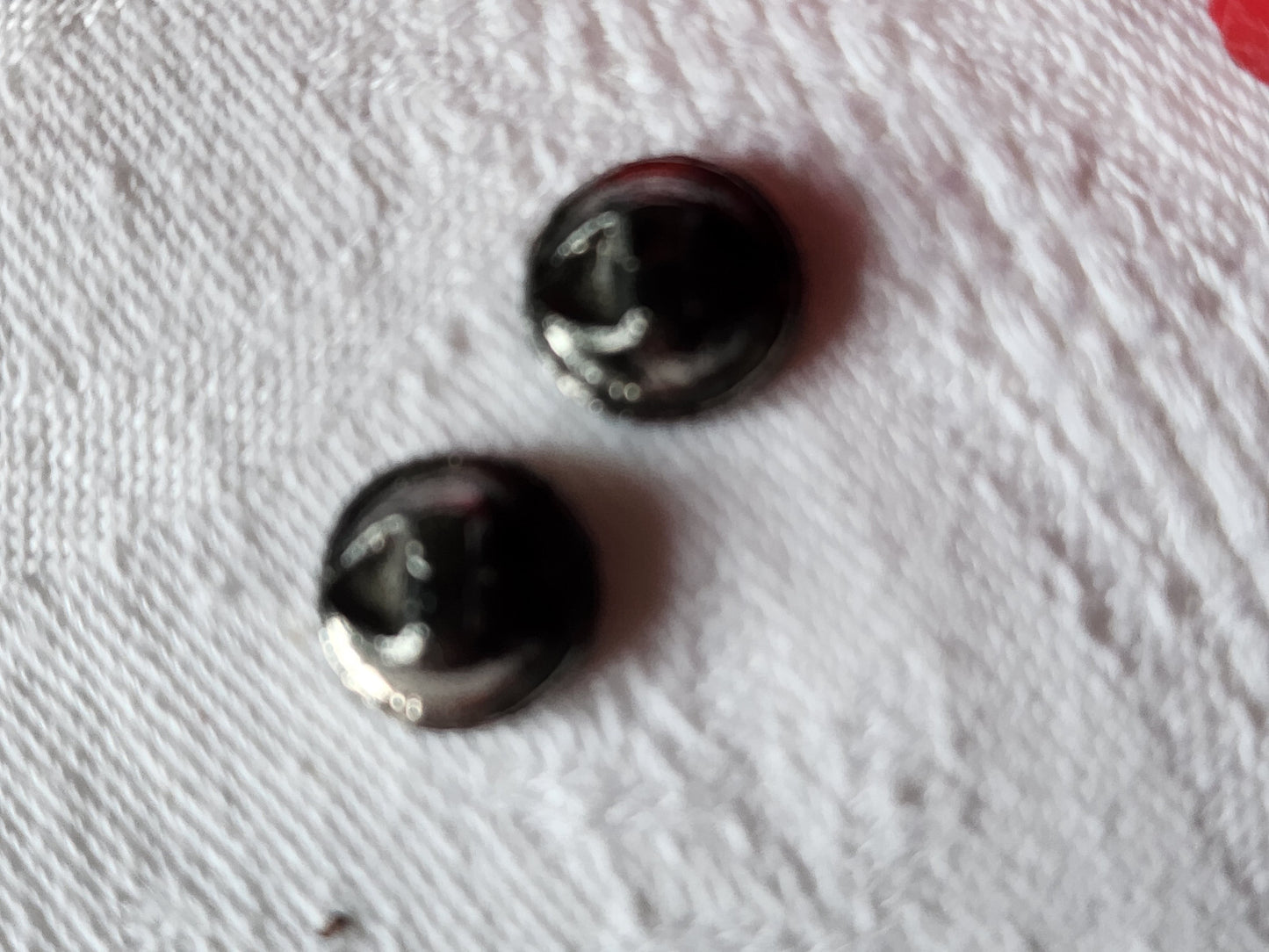 Duo boutons anciens en verre sculpté collection fleur 1,1 cm G12B