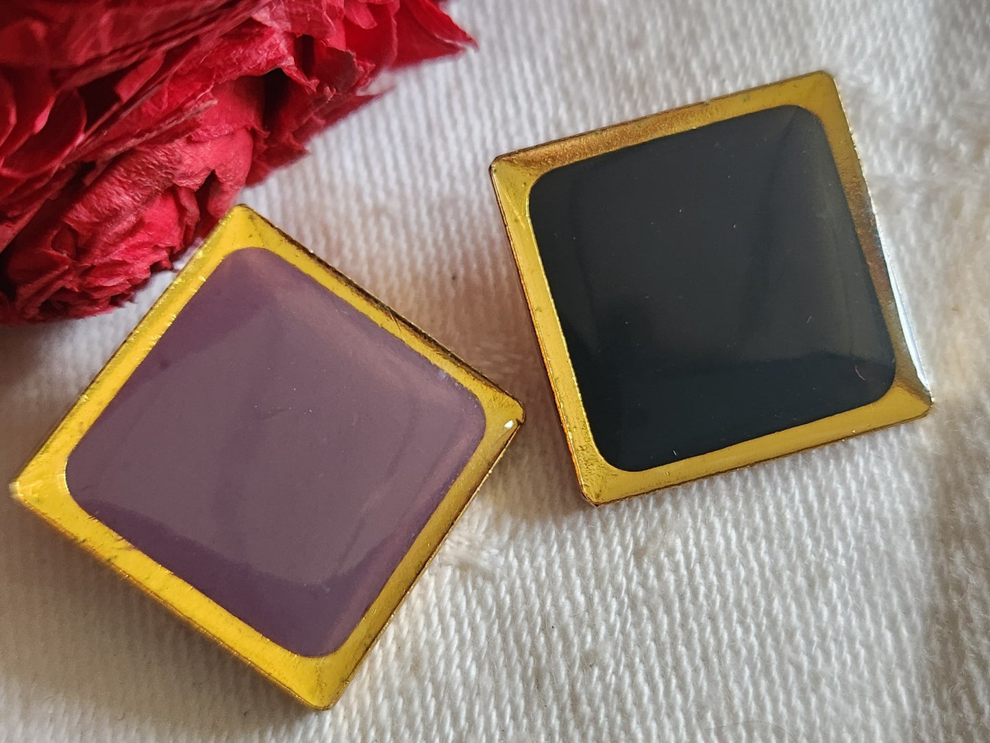 Duo boutons vintage métal coeur carré 2 cm lourd doré D14J