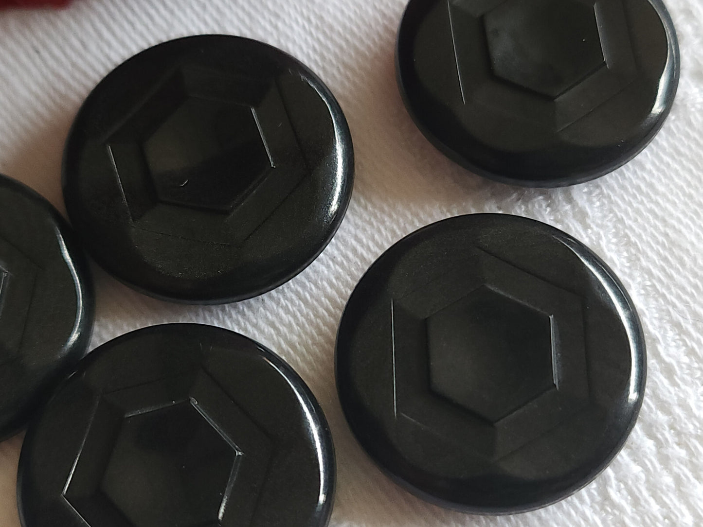 lot 5 boutons anciens en corozo collection noir 2,2 cm pied ref 0040