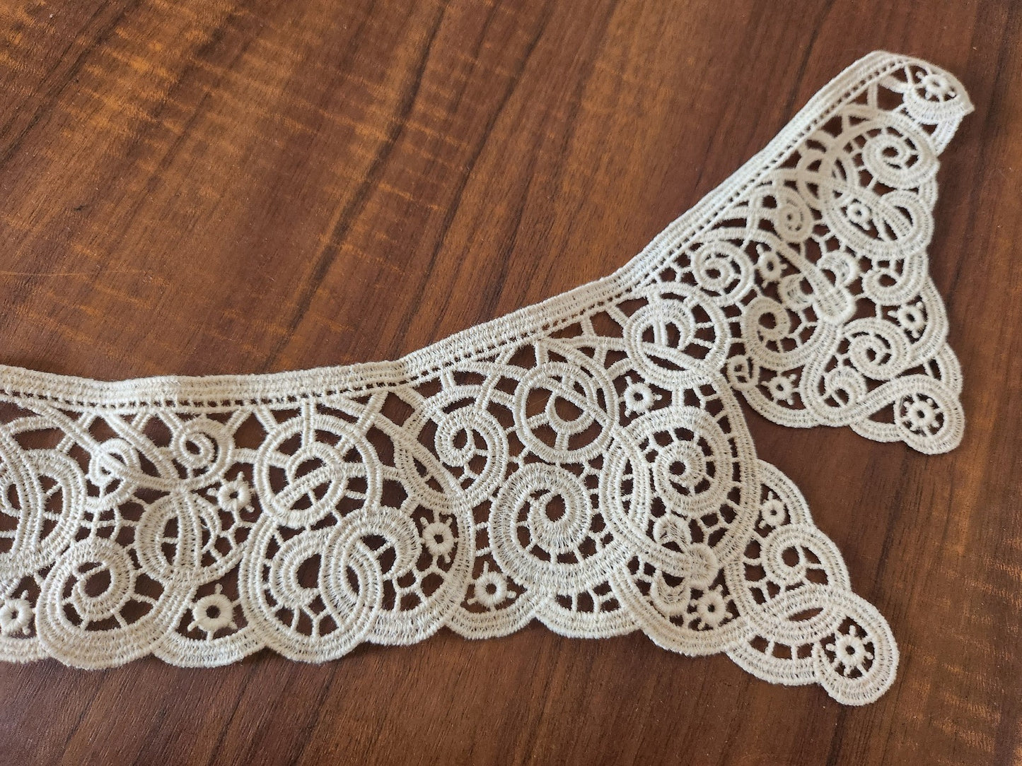 Ancien col en tissu dentelle broderie B3-6