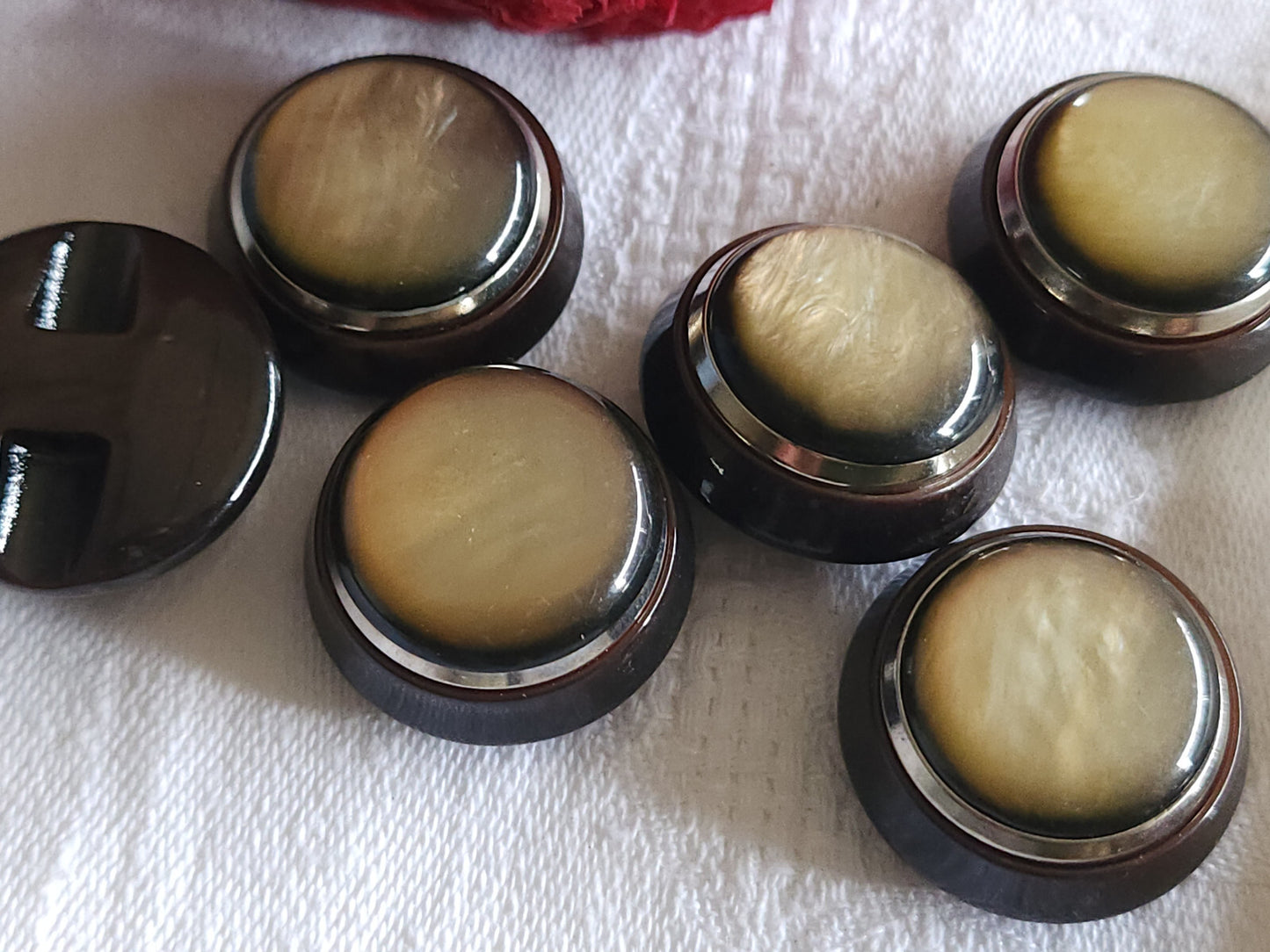 Lot 6 volumineux boutons vintage marron 2,4 cm pied superbe ref 4965