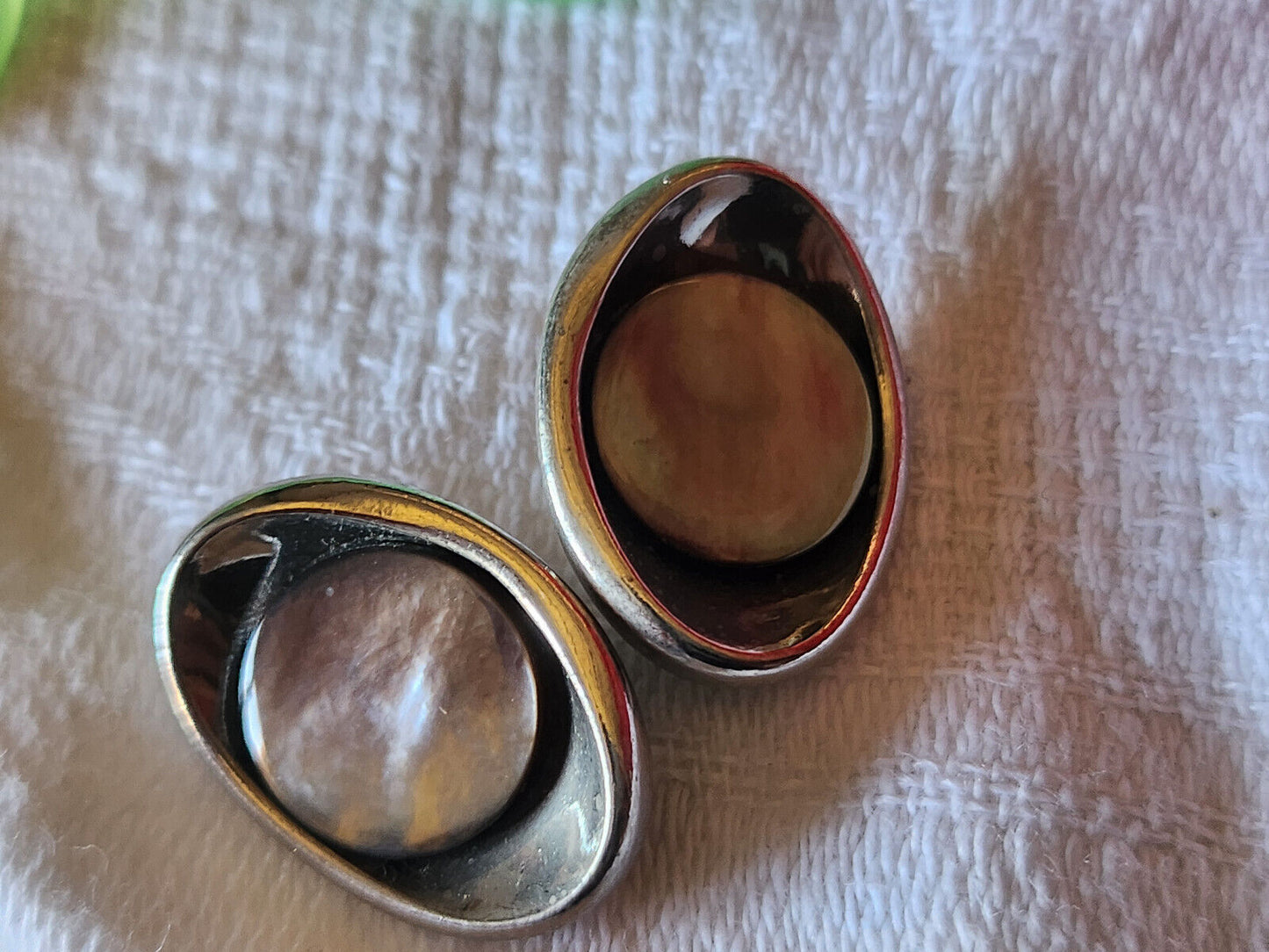Original bouton vintage ovale cabochon en nacre 1,6 sur 2,2 cm ref 3440