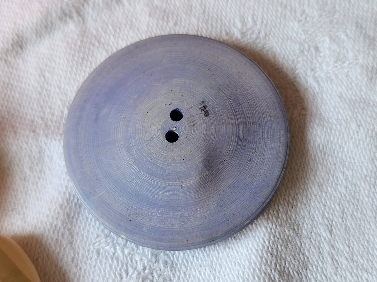 Gros bouton ancien spirale bleu trous 3,5 cm G17H