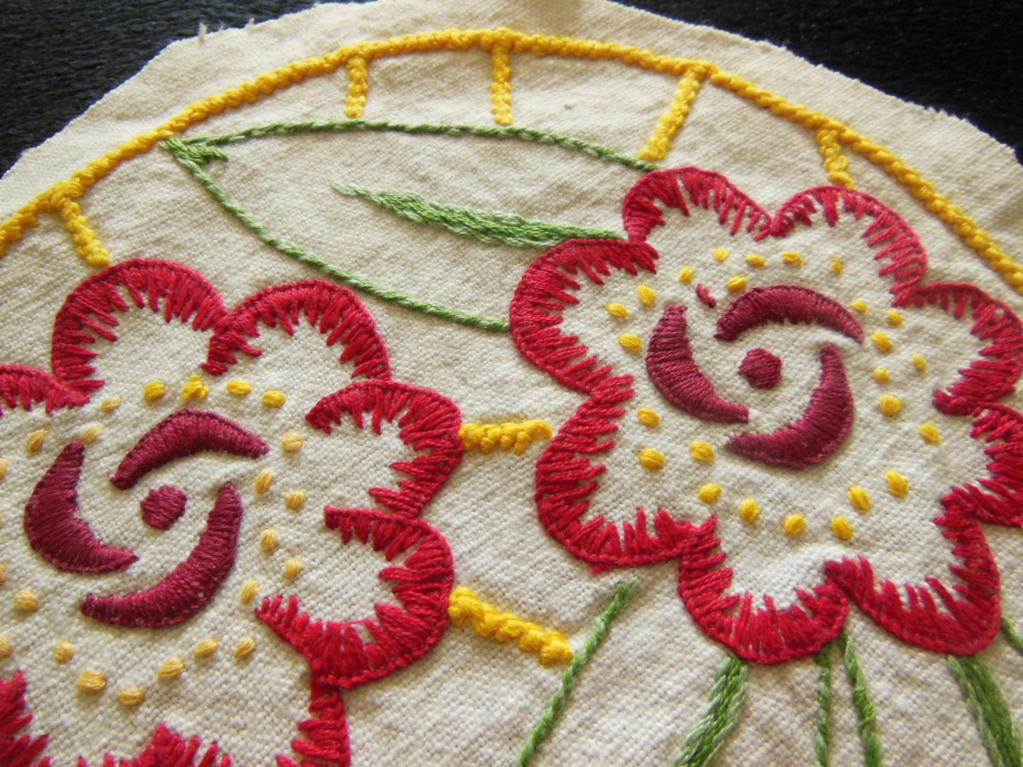Broderie ancienne grosse fleur bouquet ronde création incrustation main B7