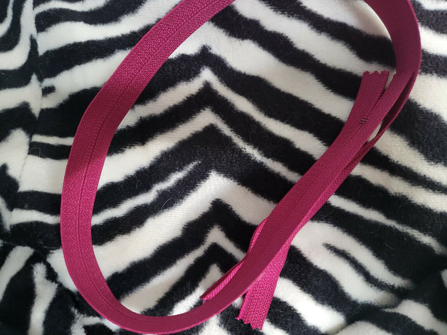 Fermeture éclair 50 cm fushia rose foncé non- séparable A11 robe