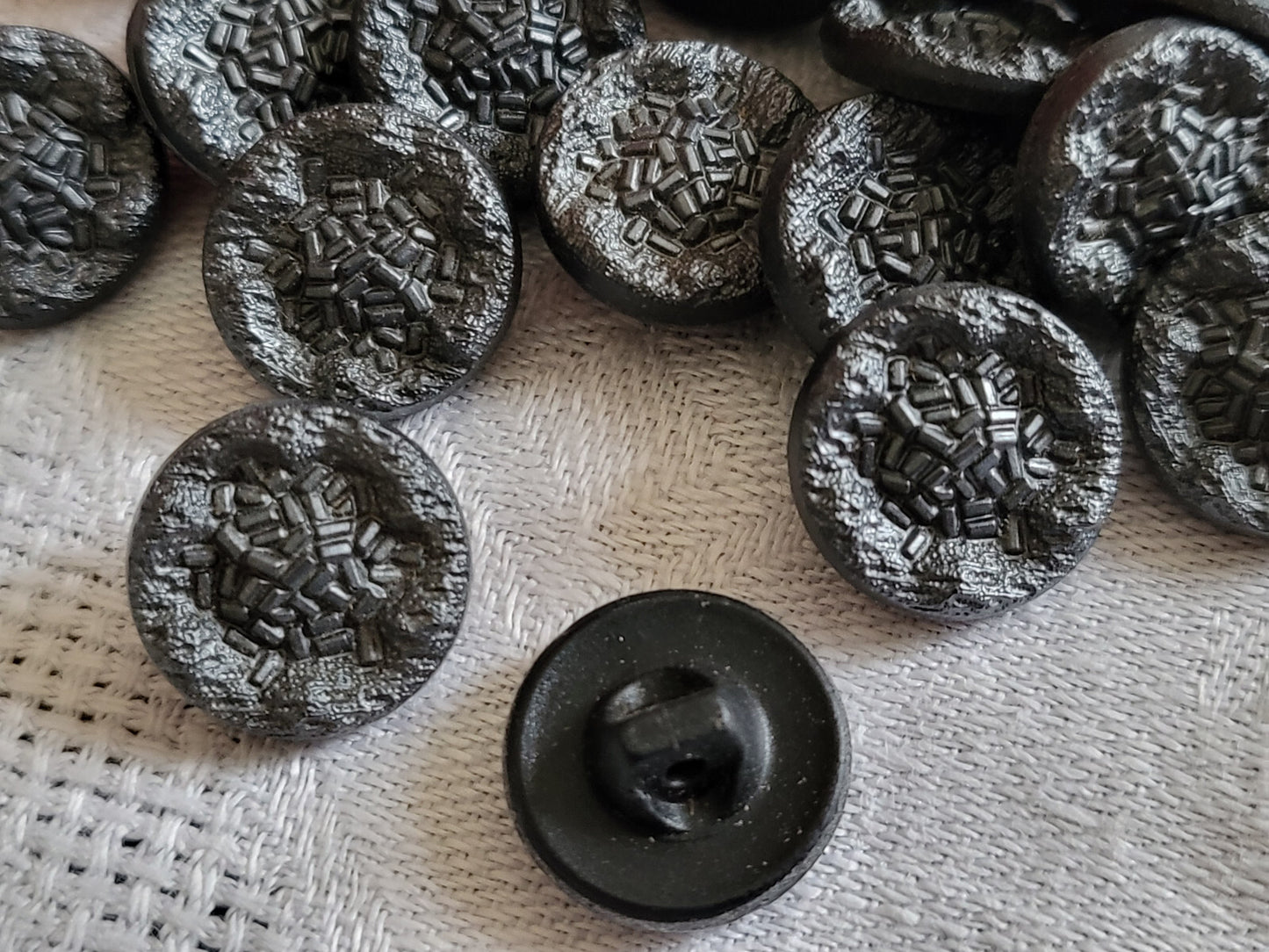 Lot 6 boutons anciens en verre gris granité vintage 1,3 cm ref 956