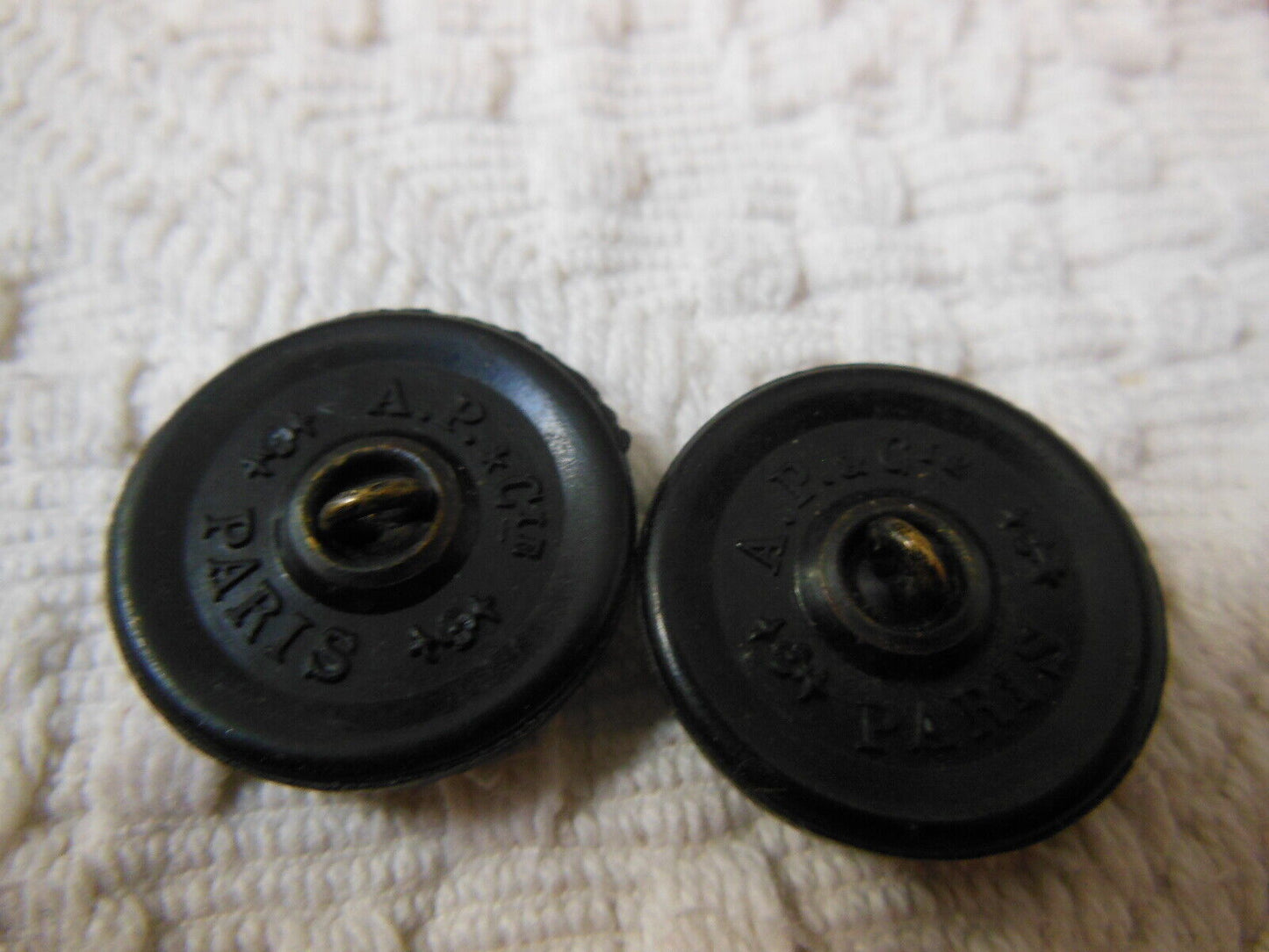 Duo boutons anciens pour collection noir texturé pied 2,1 cm D15S