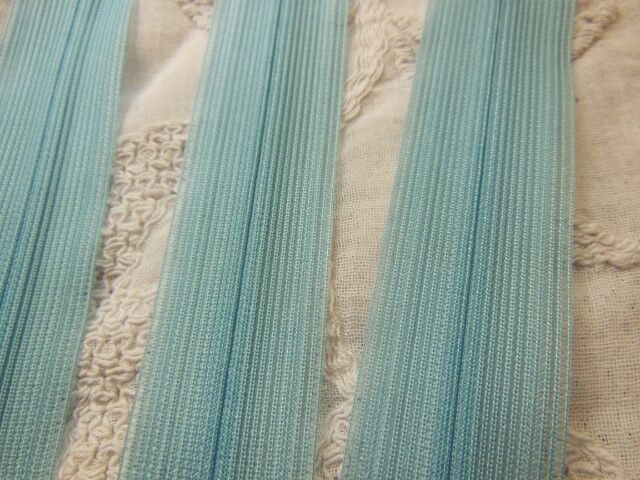 Lot 4 fermetures éclairs bleu ciel invisible 20 cm non- séparable A 42 pochette