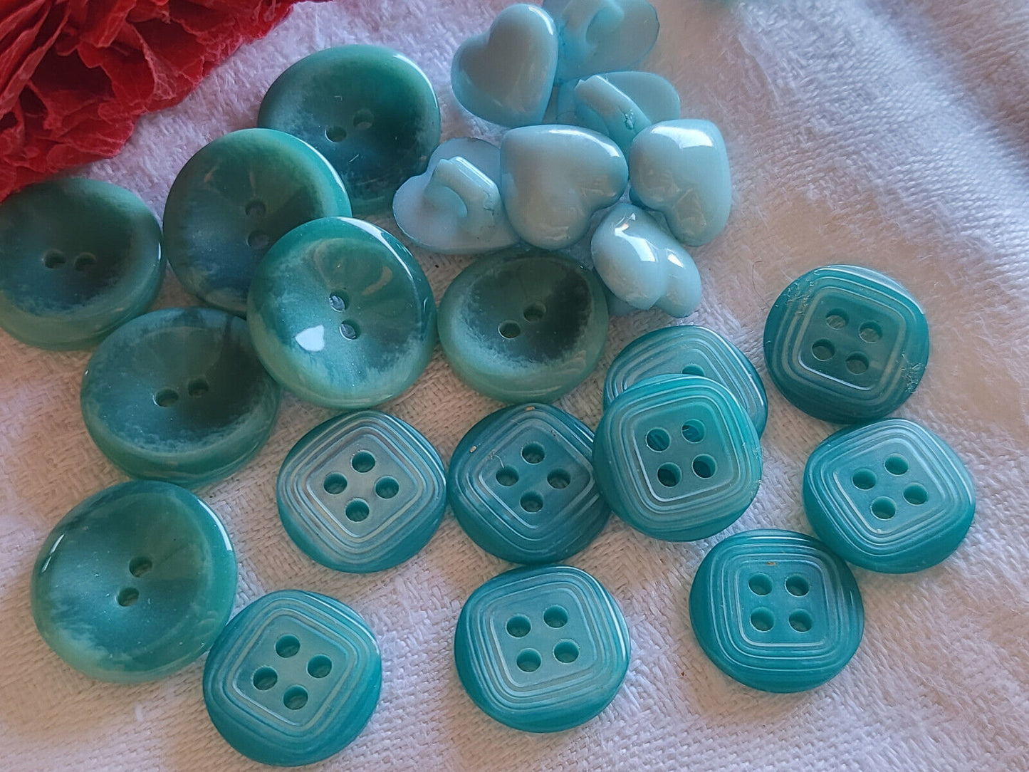 Lot 21 boutons vintage bleu tendre panaché 3 séries 1,1 à 1,5 cm ref 260