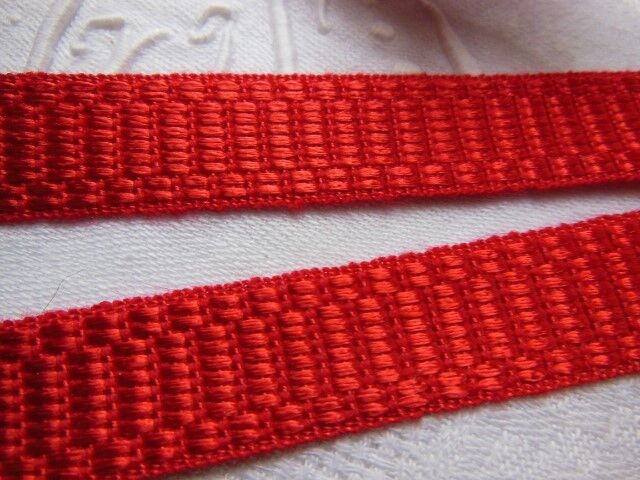 Galon vintage lumineux rouge 5 mètres sur 1,5 cm A3