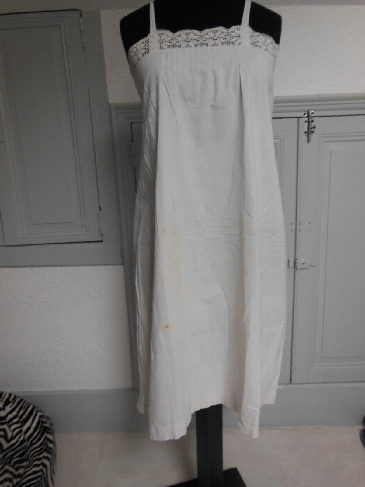 Chemise de nuit ancienne dentelle à nettoyer ou teindre B7