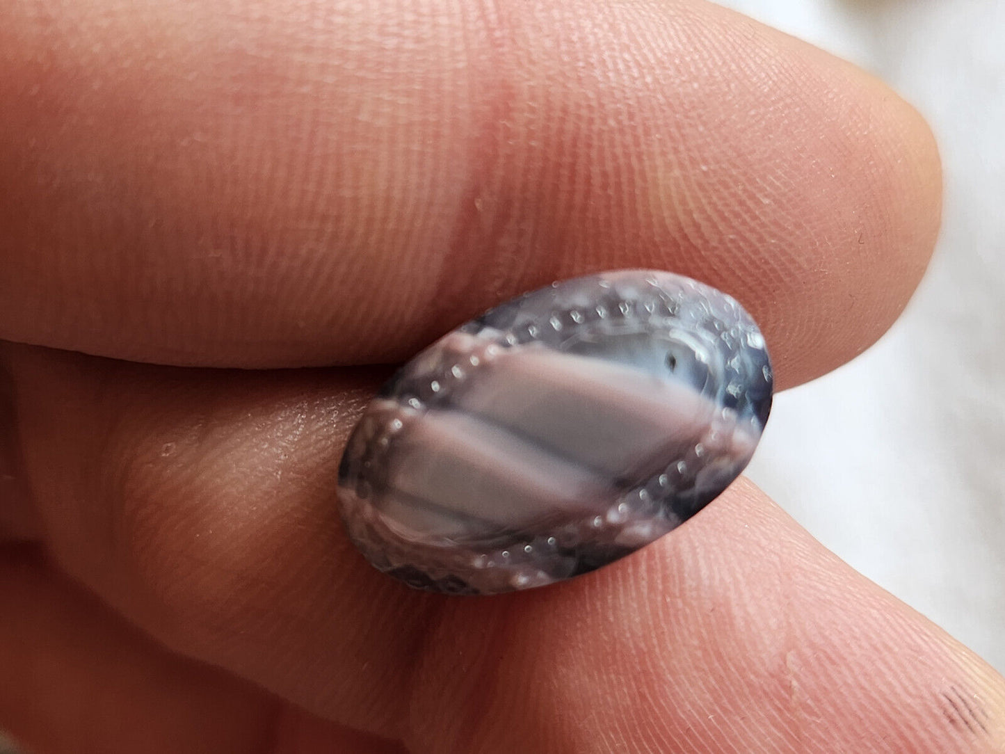 Bouton ancien en verre gris violet étroit collection 1,1 sur 1,7 cm D15B