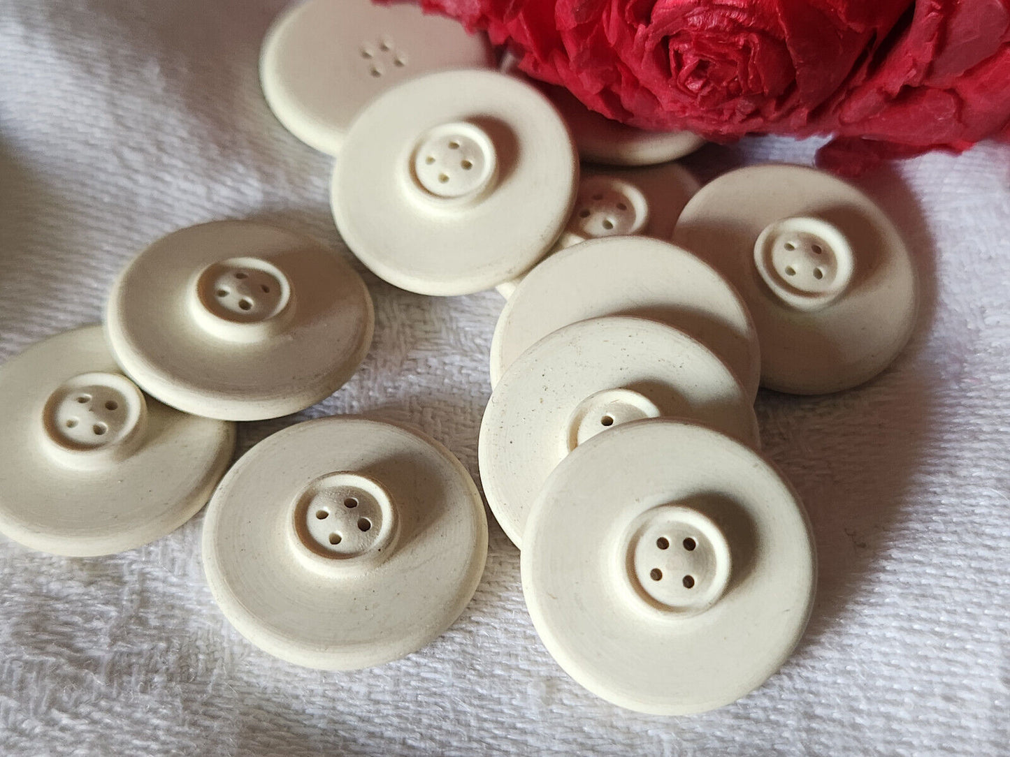 Lot 11 boutons vintage creme trou 1,7 cm ref 5011