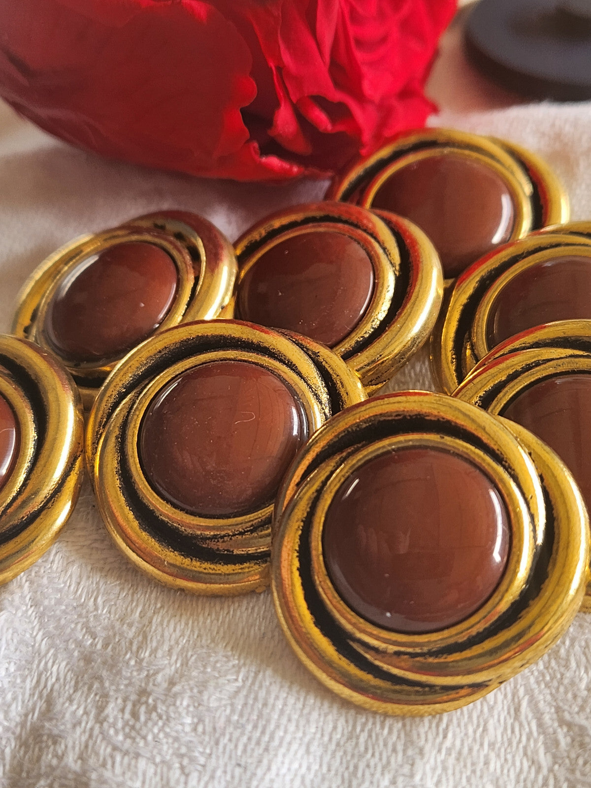 Lot 6 gros boutons anciens en metal coeur 2,7 cm lourd marron ref 5486