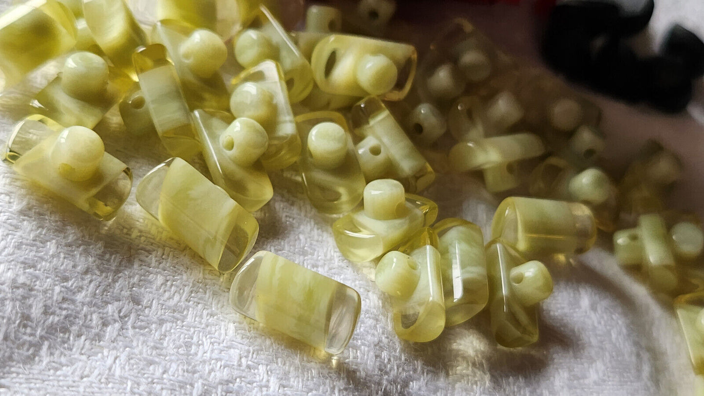 Lot 10 boutons vintage buchette vert superbe 0,5 sur 1,1 cm ref 2916