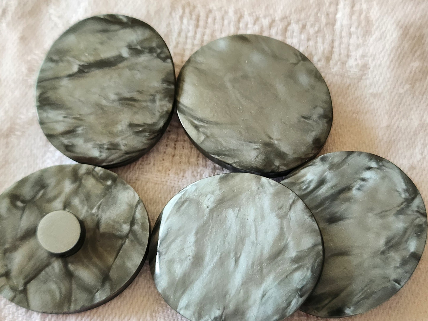 lot 5 gros boutons vintage gris marbré ovale pied 3 cm sur 2,5 cm ref 5988
