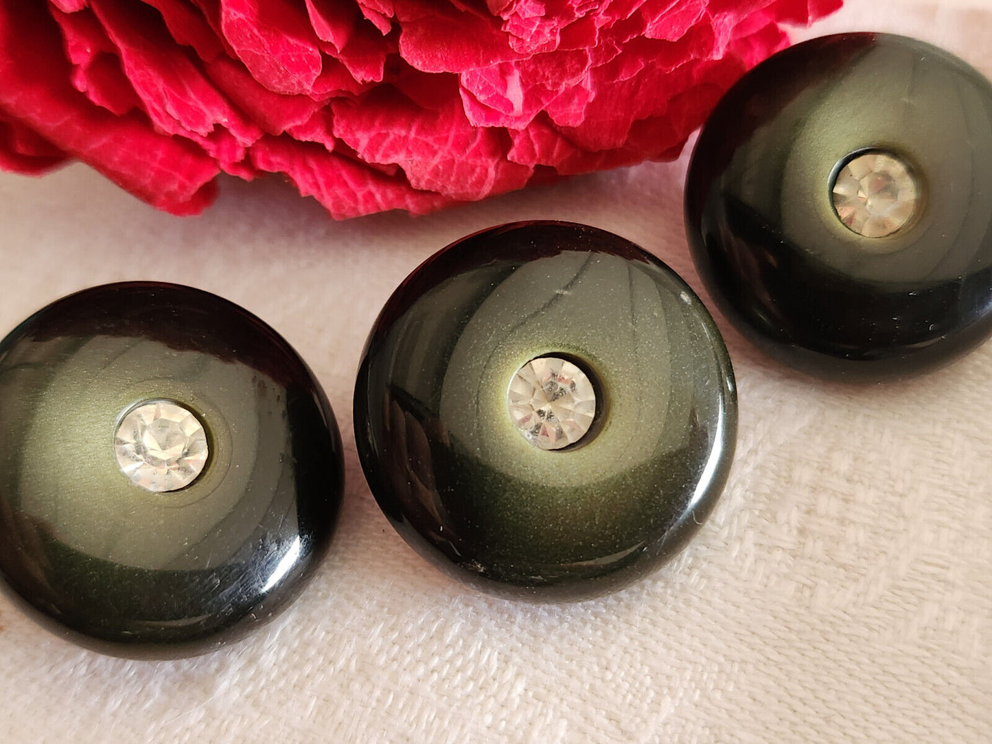 Trio boutons vintage vert avec strass en verre pied 2,2 cm à pied ref 2586