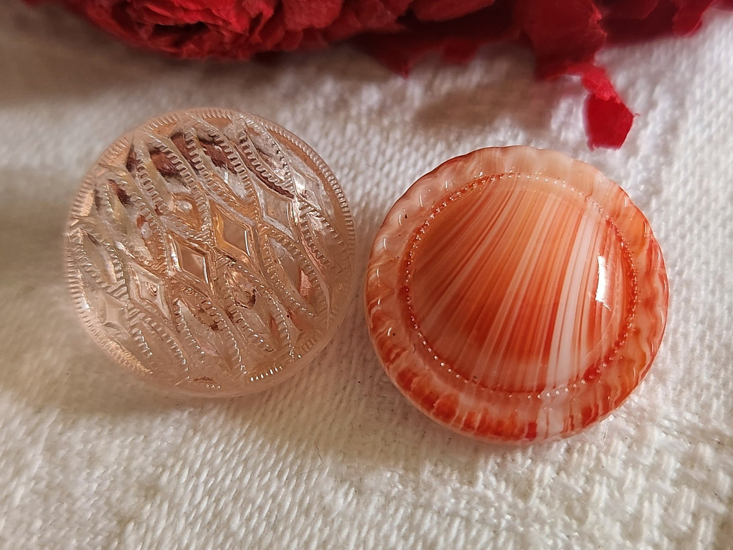 Duo boutons vintage en verre rose rouge blanc 1,7 et 1,8 cm G7S
