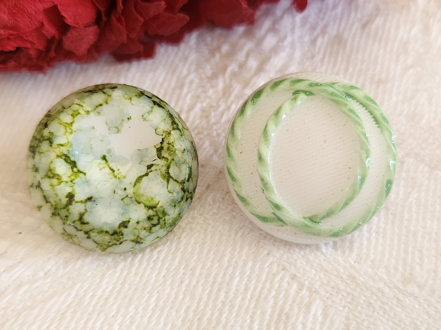 Duo boutons vintage en verre motif vert 1,7 cm D15A