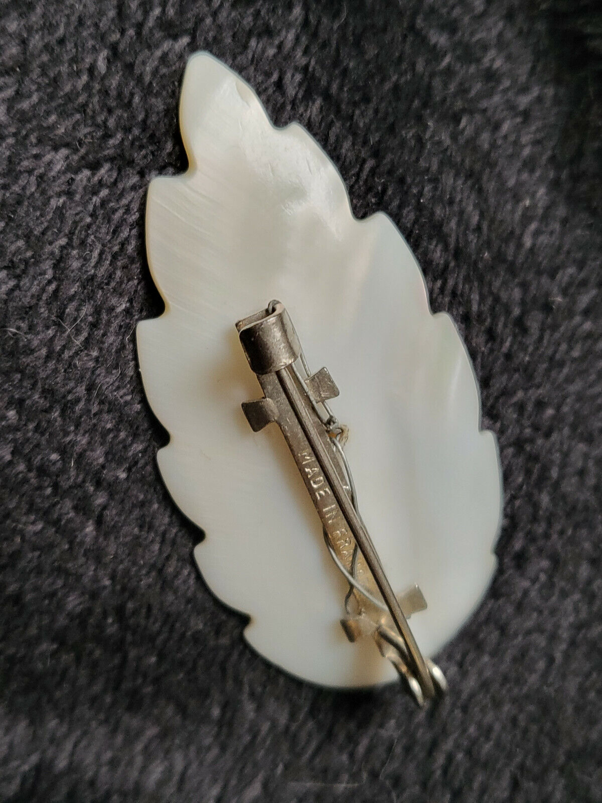 Broche vintage en nacre made in France 4,7 cm