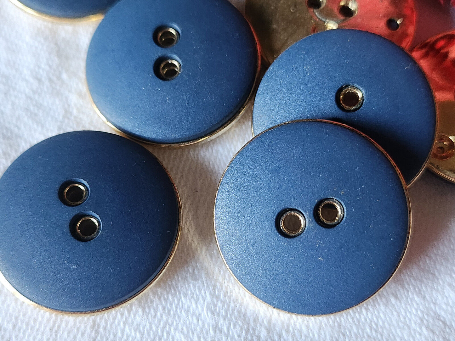 Lot 12 boutons vintage bleu doré acrylique trous 2,5 cm ref 2878
