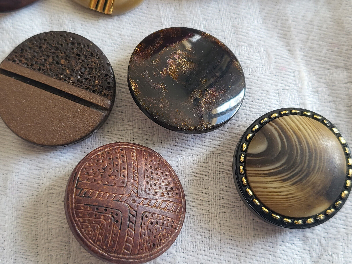 Lot 12 jolis boutons vintage panache marron à pied 1,8 à 2,2 cm ref 846