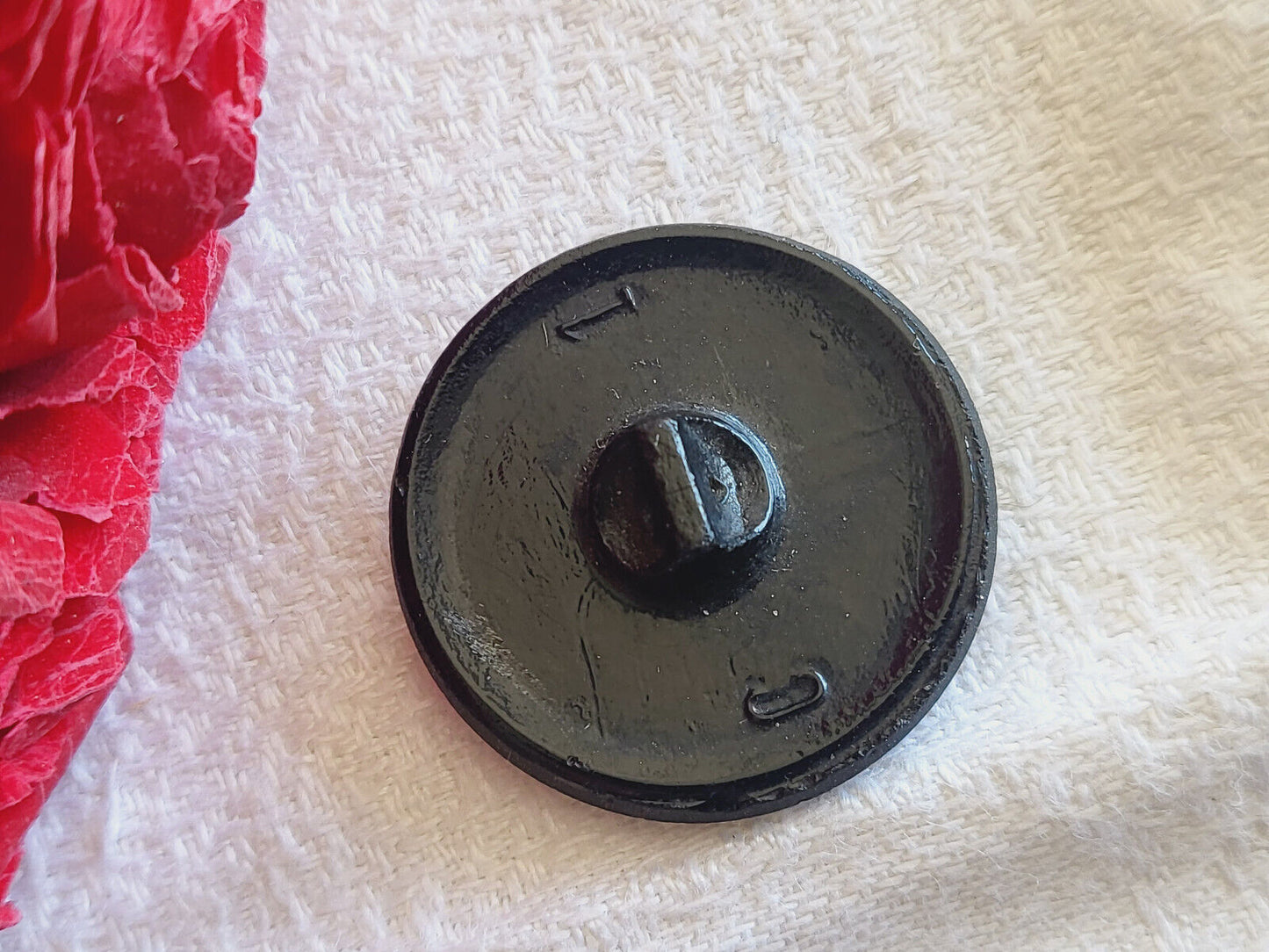 Bouton ancien en verre noir facette pied gros diamètre 2,7 cm D14J