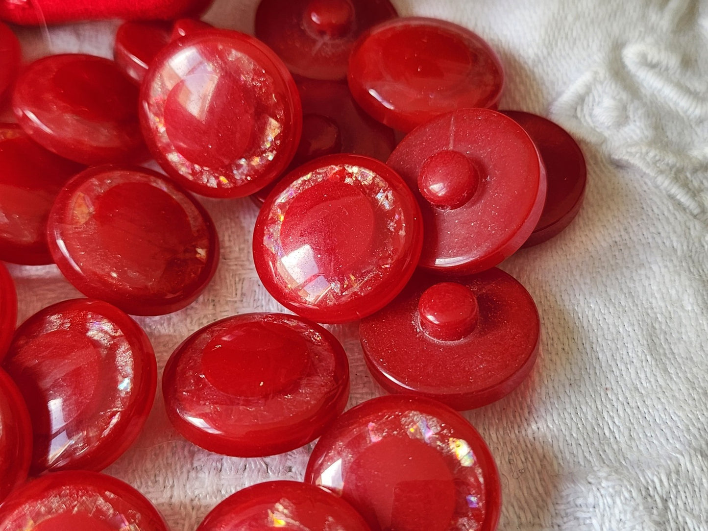Lot 12 boutons vintage inclusion mordoré pied 1,7 cm ref 0078