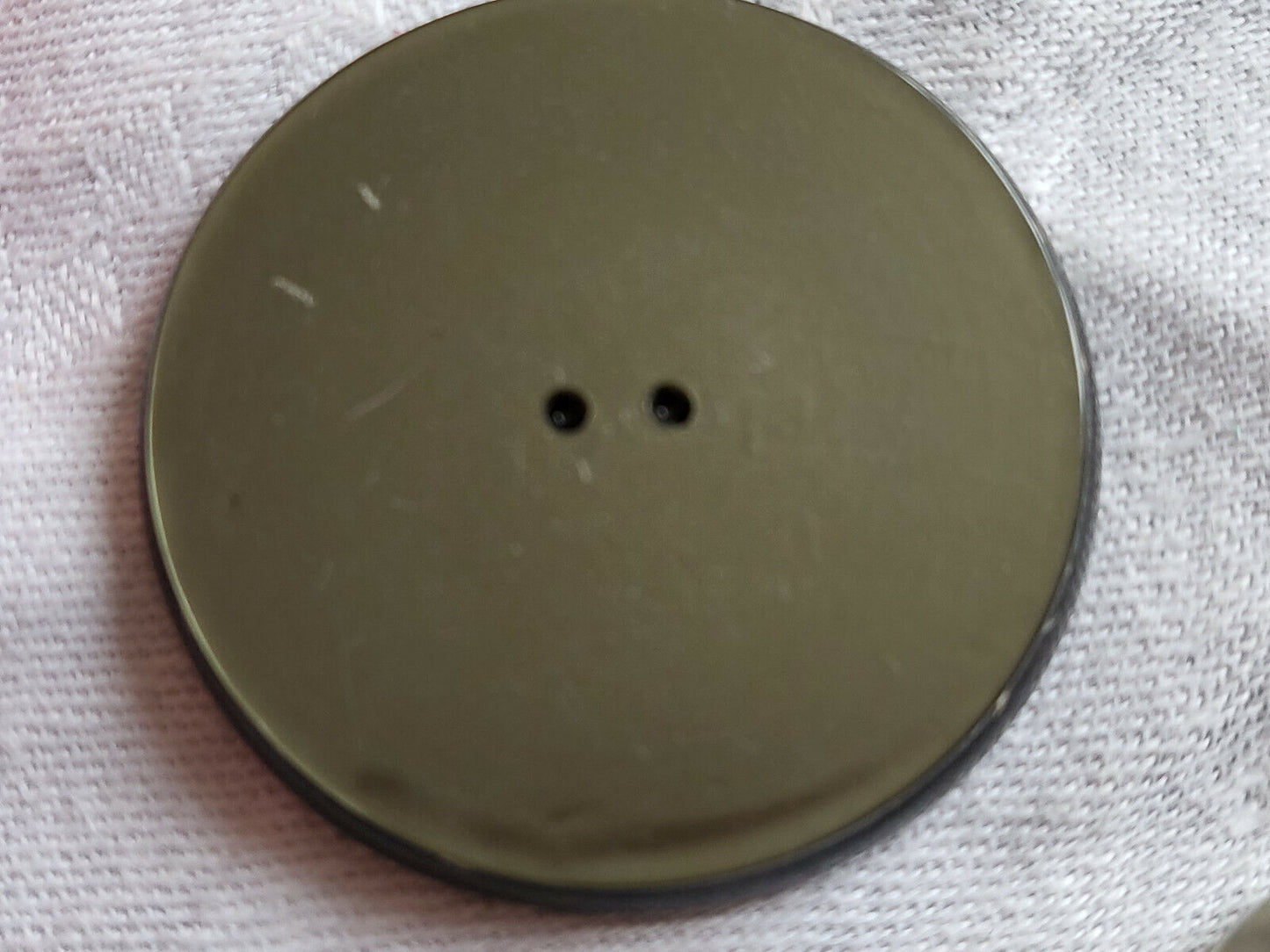 Gros bouton vintage vert lumineux veste gilet diamètre 4,1 cm ref 391