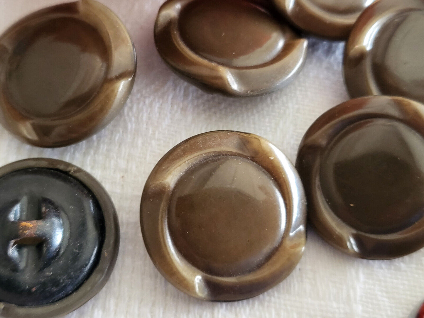Lot 7 bouton ancien en celluloïd marron/ vert à pied bel état 2,4 cm ref 1703